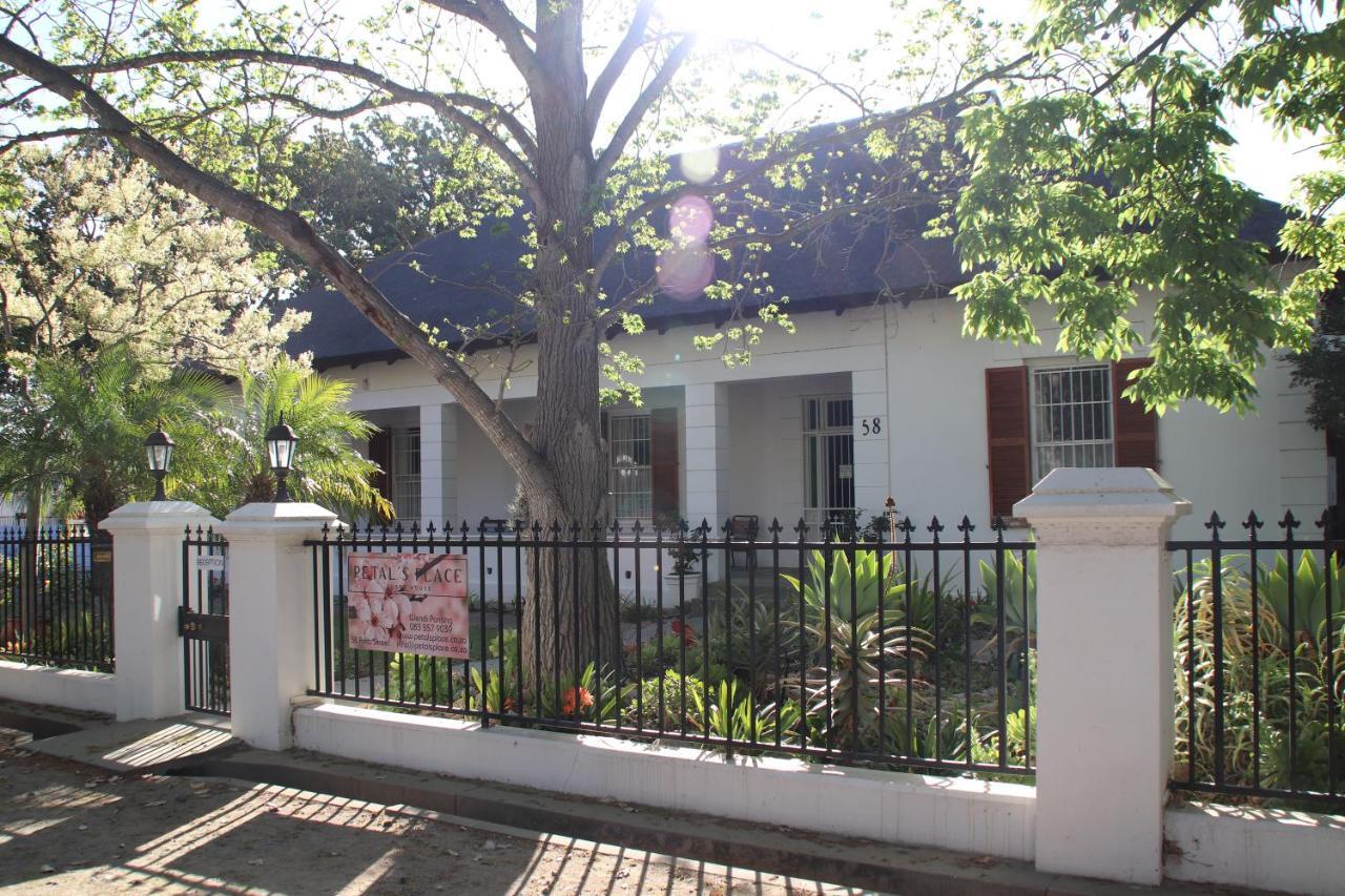 Petal'S Place Robertson Luaran gambar